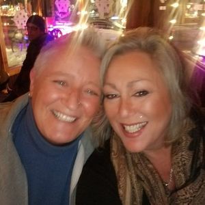 Meet your Posher, Dee